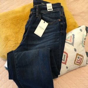 Mid-rise Judy Blue non-distressed Jean